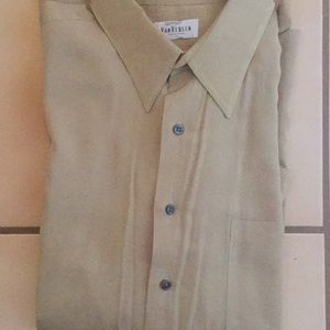 Men’s long sleeved dress shirt
